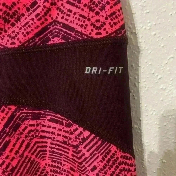 Nike DRI FIT High Waisted Cropped Women’s Reflective Leggings - Size M - Picture 4 of 6